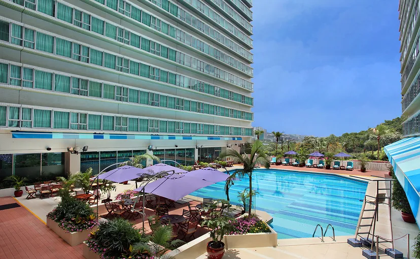 outdoor-swiming-pool.jpg